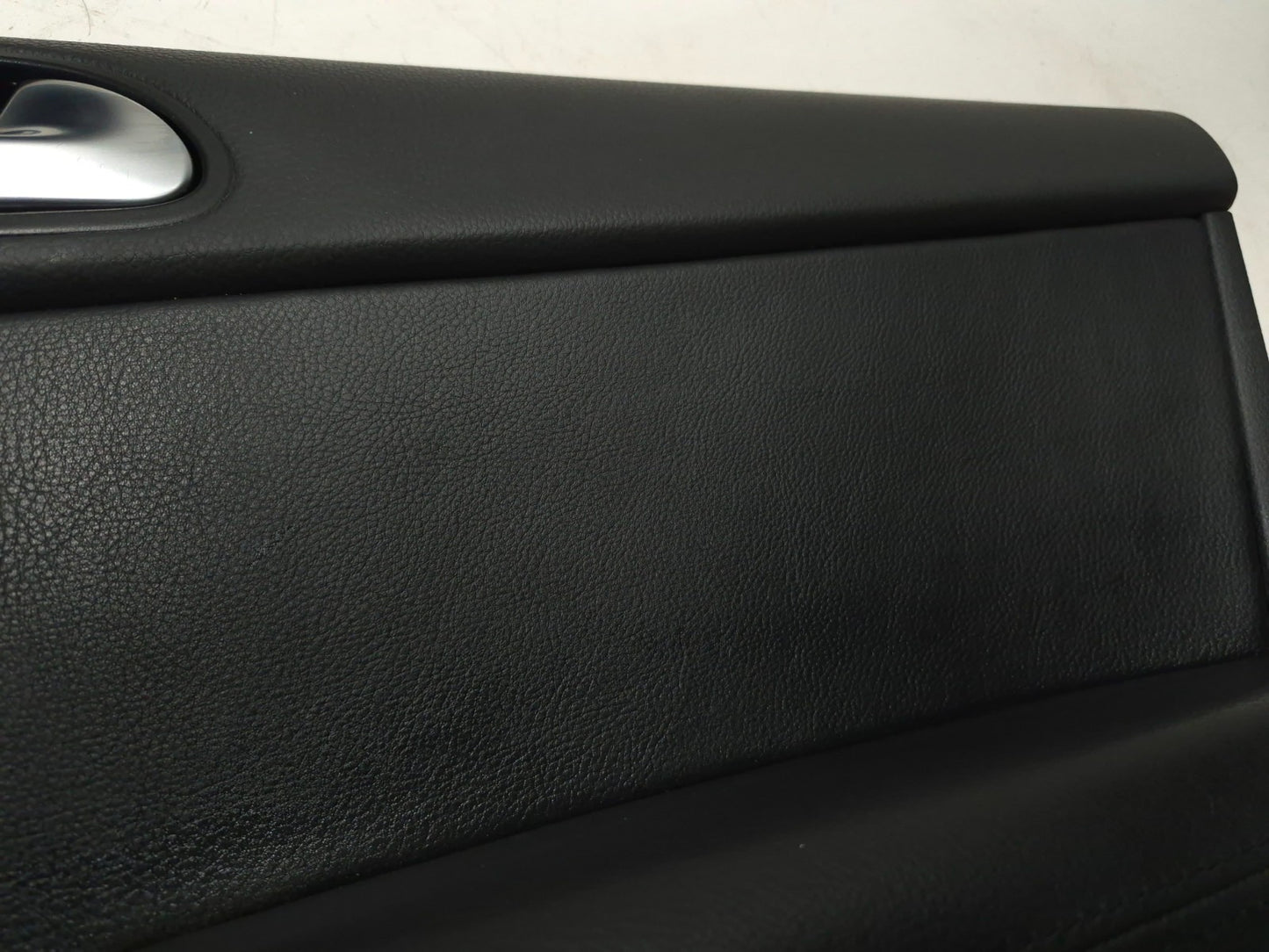 2011 Volkswagen Tiguan Front Interior Door Trim Panel Left & Right Pair OEM