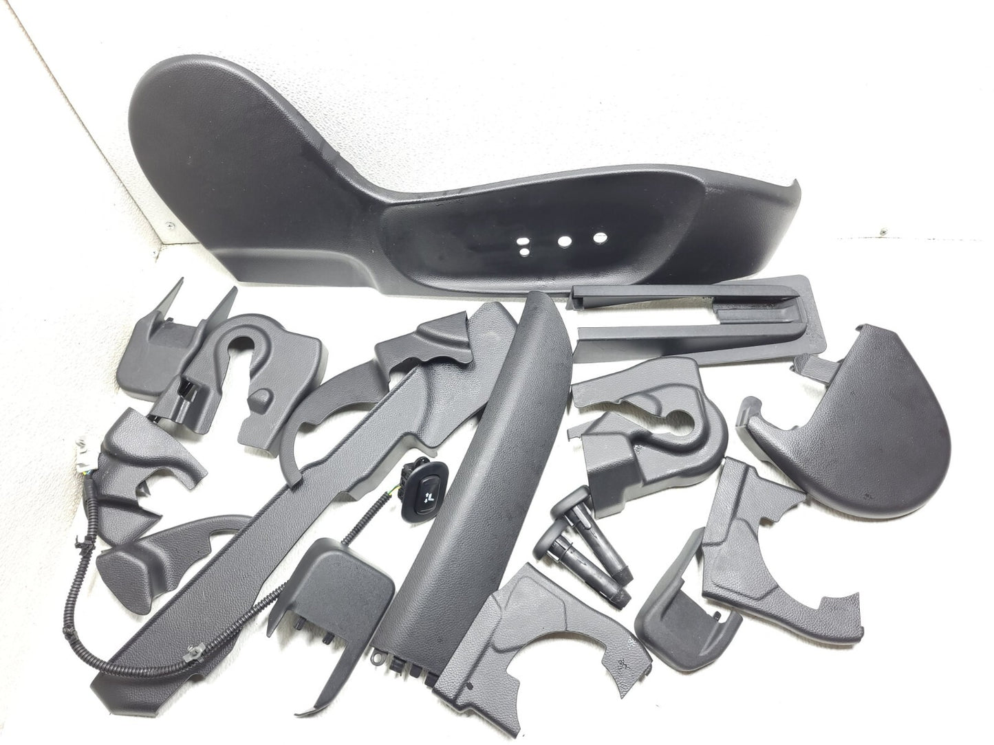 2014 Infiniti Q60 Coupe Seat Side Trim Front Passenger Side Right OEM