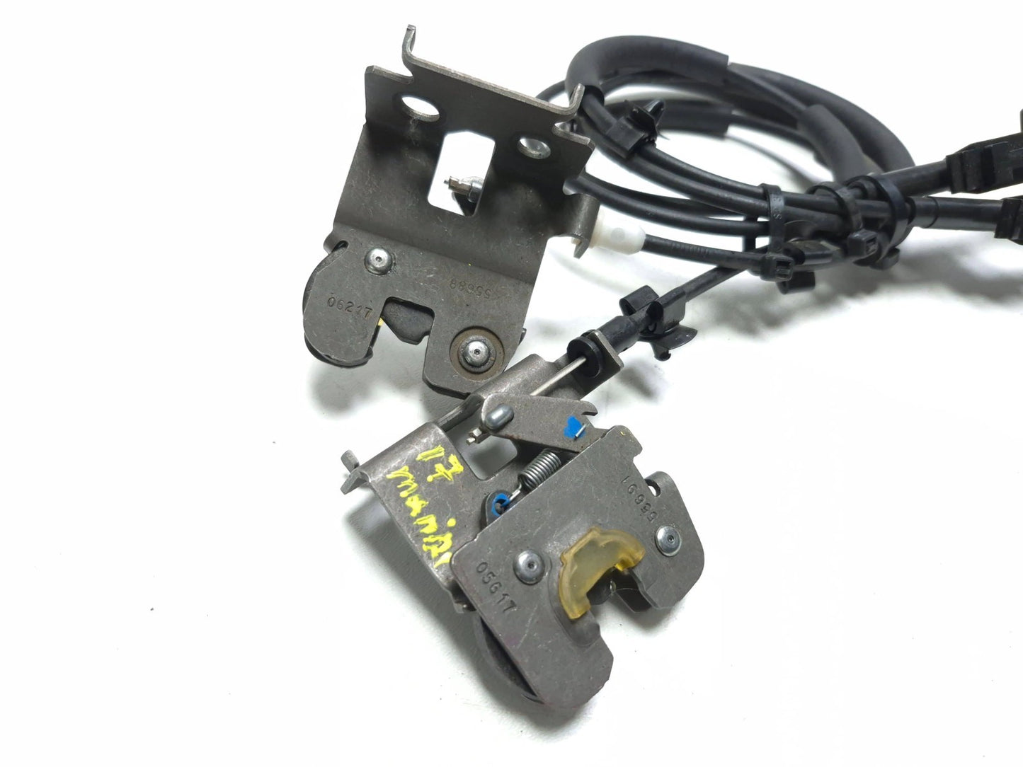 2017 Chevrolet Malibu Rear Seat Lock Latch W/ Cable Left & Right Pair OEM