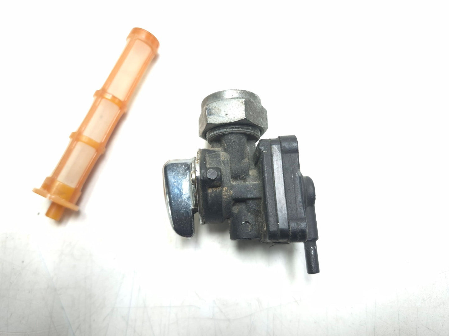 2004 Harley-davidson Sportster Xl883 Fuel Petcock OEM