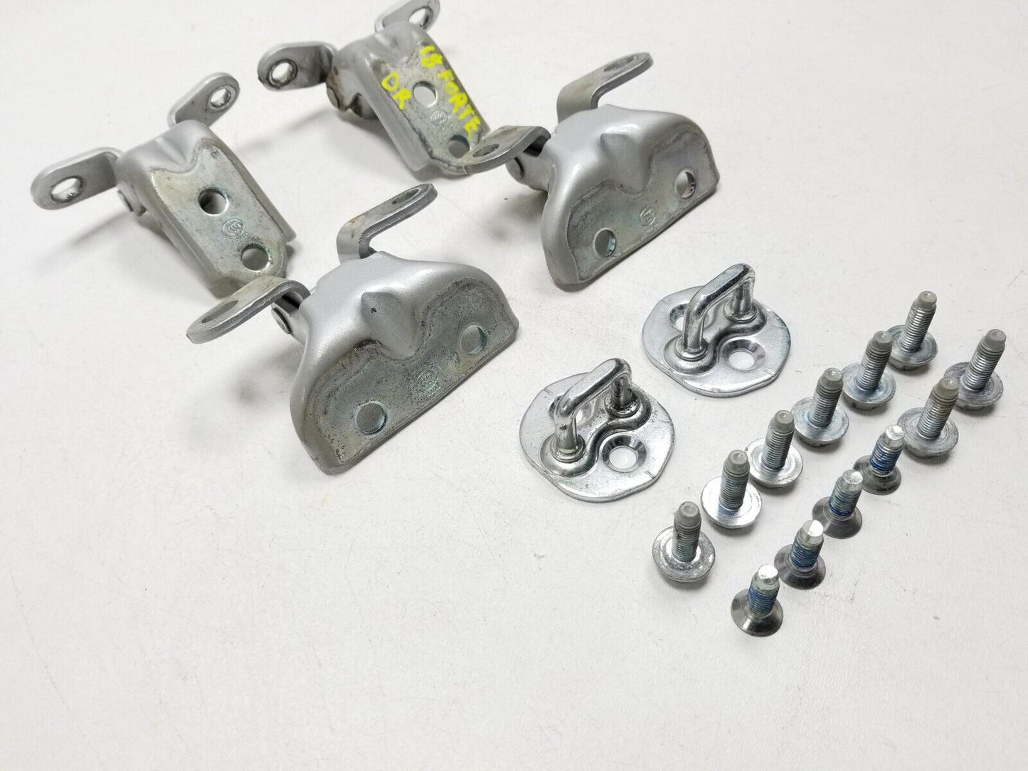 14 15 16 17 18 Kia Forte Door Hinge Driver Side Left OEM 49k Miles