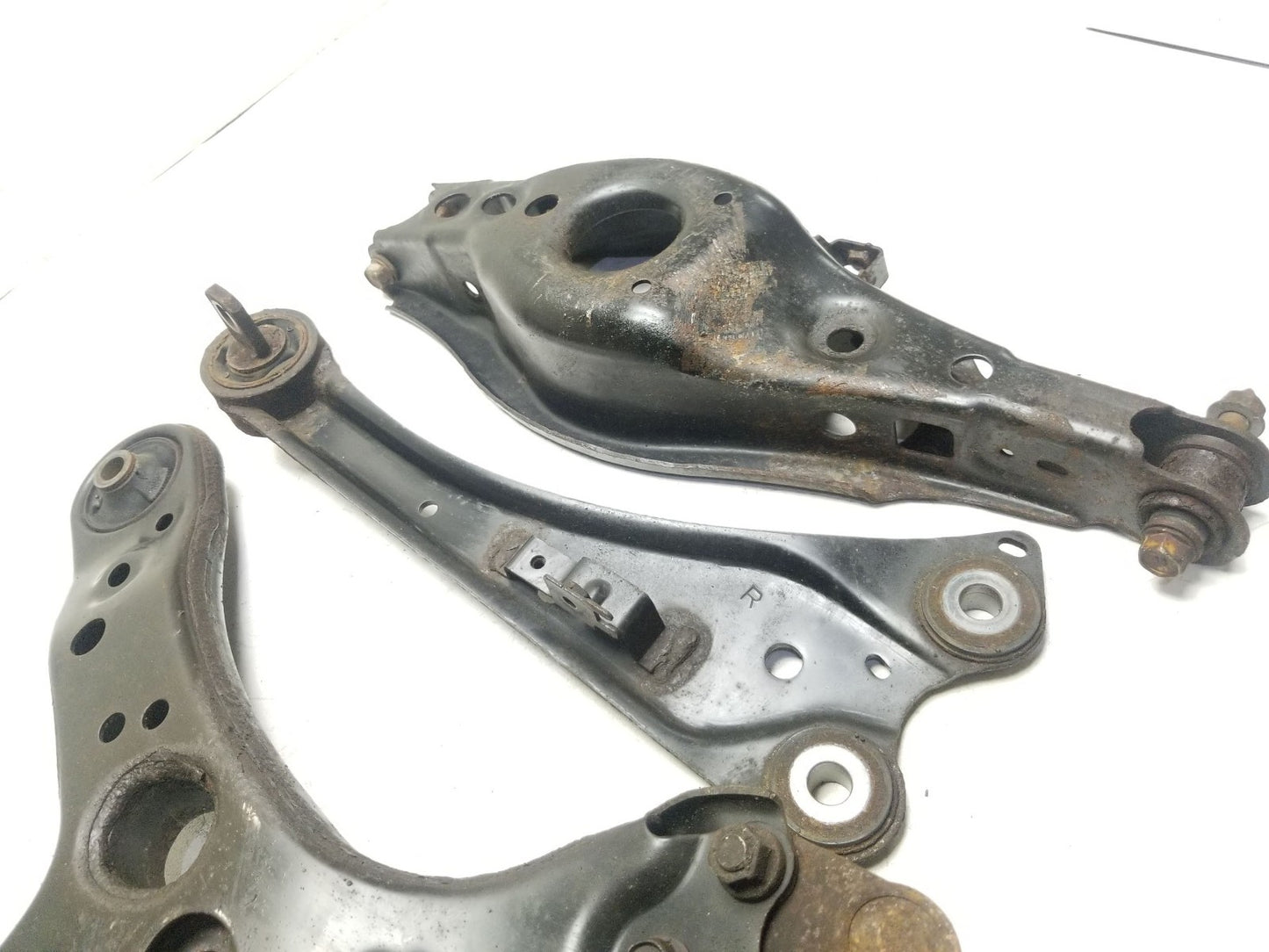 11-17 Lexus CT200h Rear Control Arm Passenger Side 5pcs Oem✅