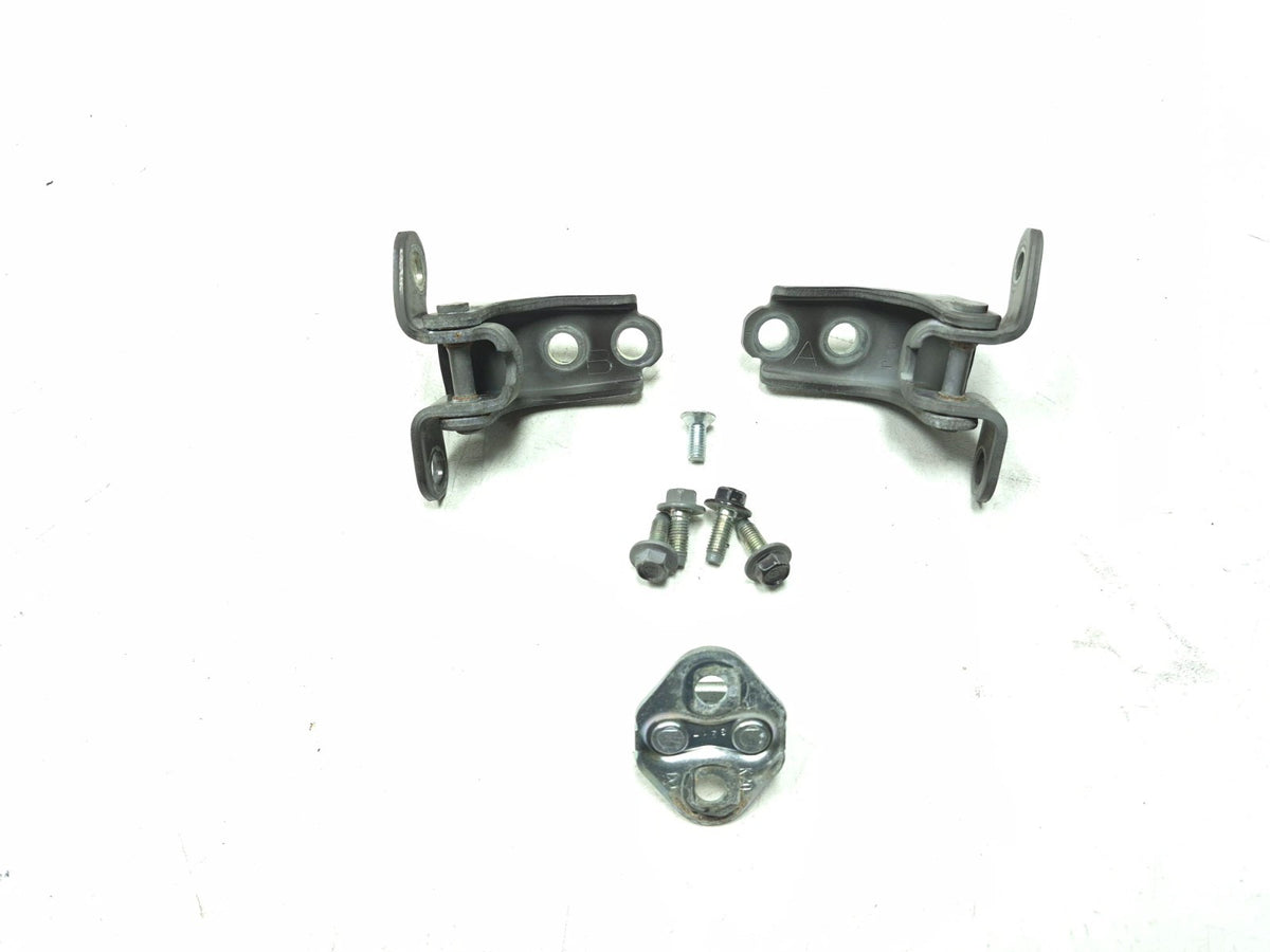 2013 Honda Cr-z Door Hinge Left Driver Side 67460-s6m-003zz OEM
