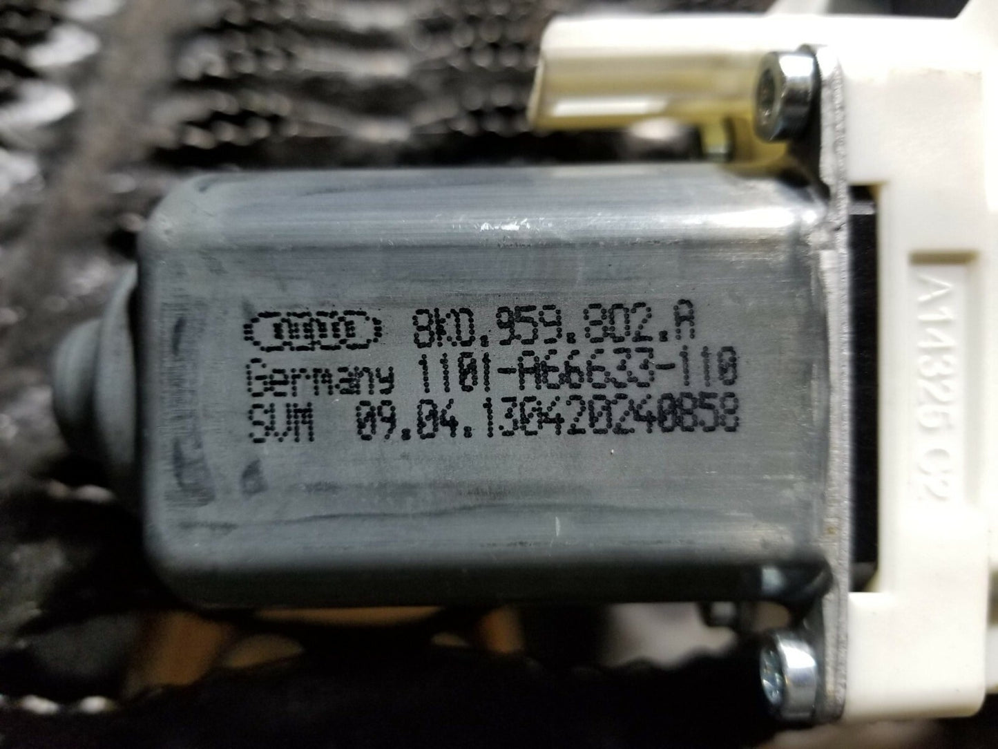 2013 2014 2015 2016 Audi A4 B8 Front Right Passenger Door Window Motor OEM