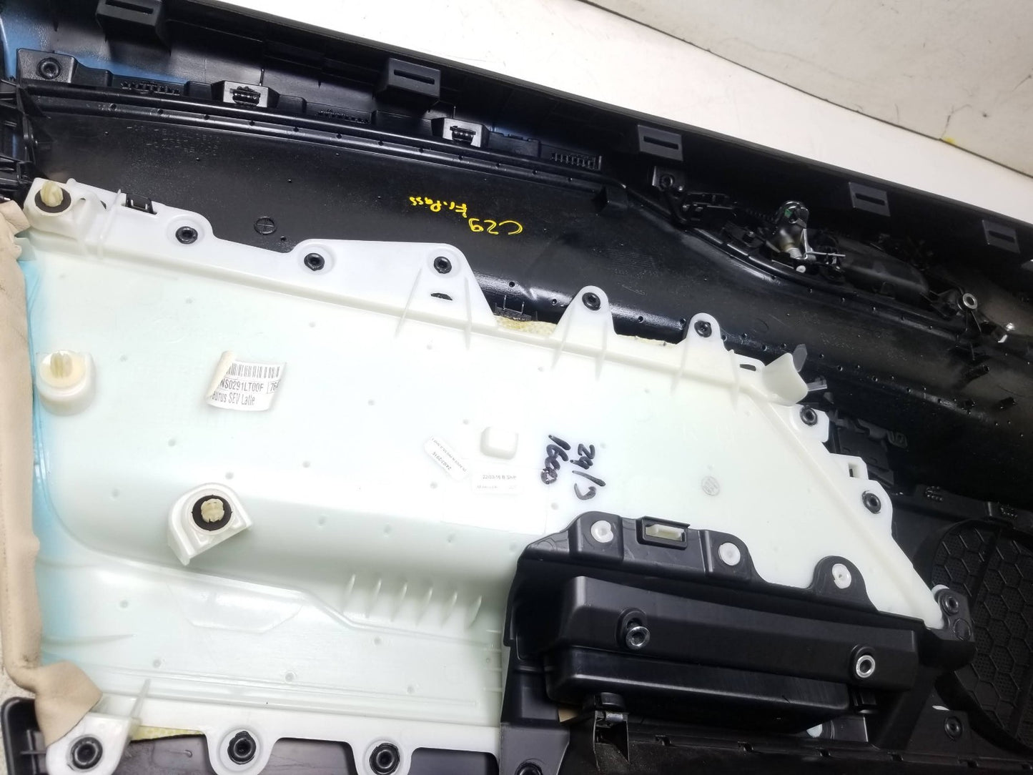 2017 Jaguar Xe Front Passenger Door Panel OEM Gx73-23720-aaw