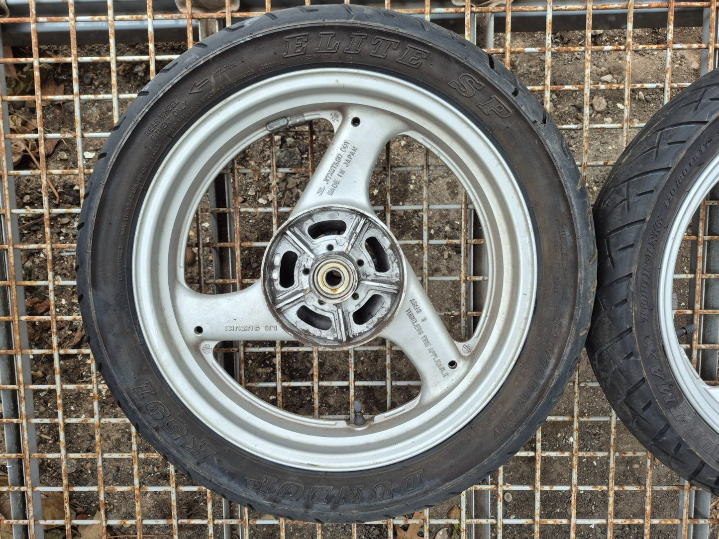 1993 Suzuki Gsx600fp Katana Front & Rear Wheel W/ Tire Pair R 17 OEM