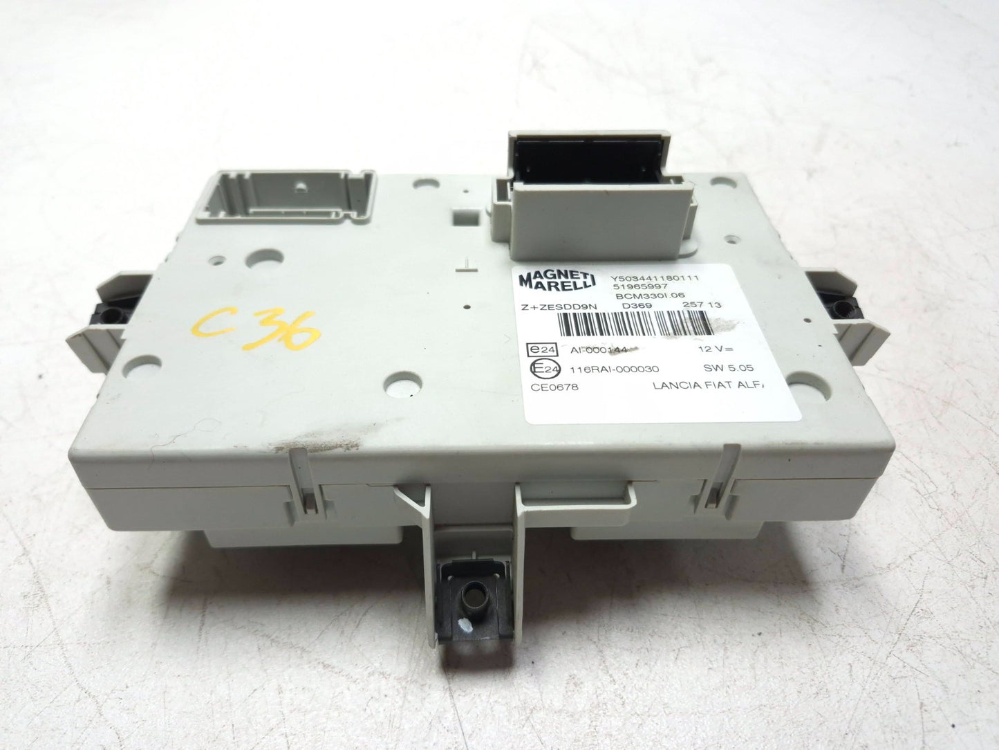 2014 Fiat 500l Body Control Module Fuse Box OEM