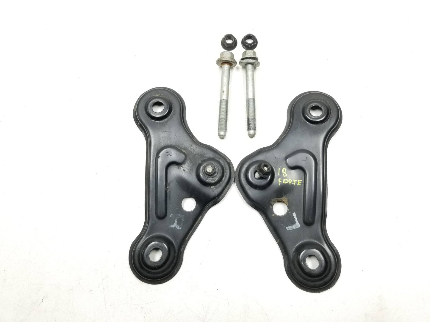2018 Kia Forte Front Crossmember Subframe Stay Bracket Pair OEM 49k Miles