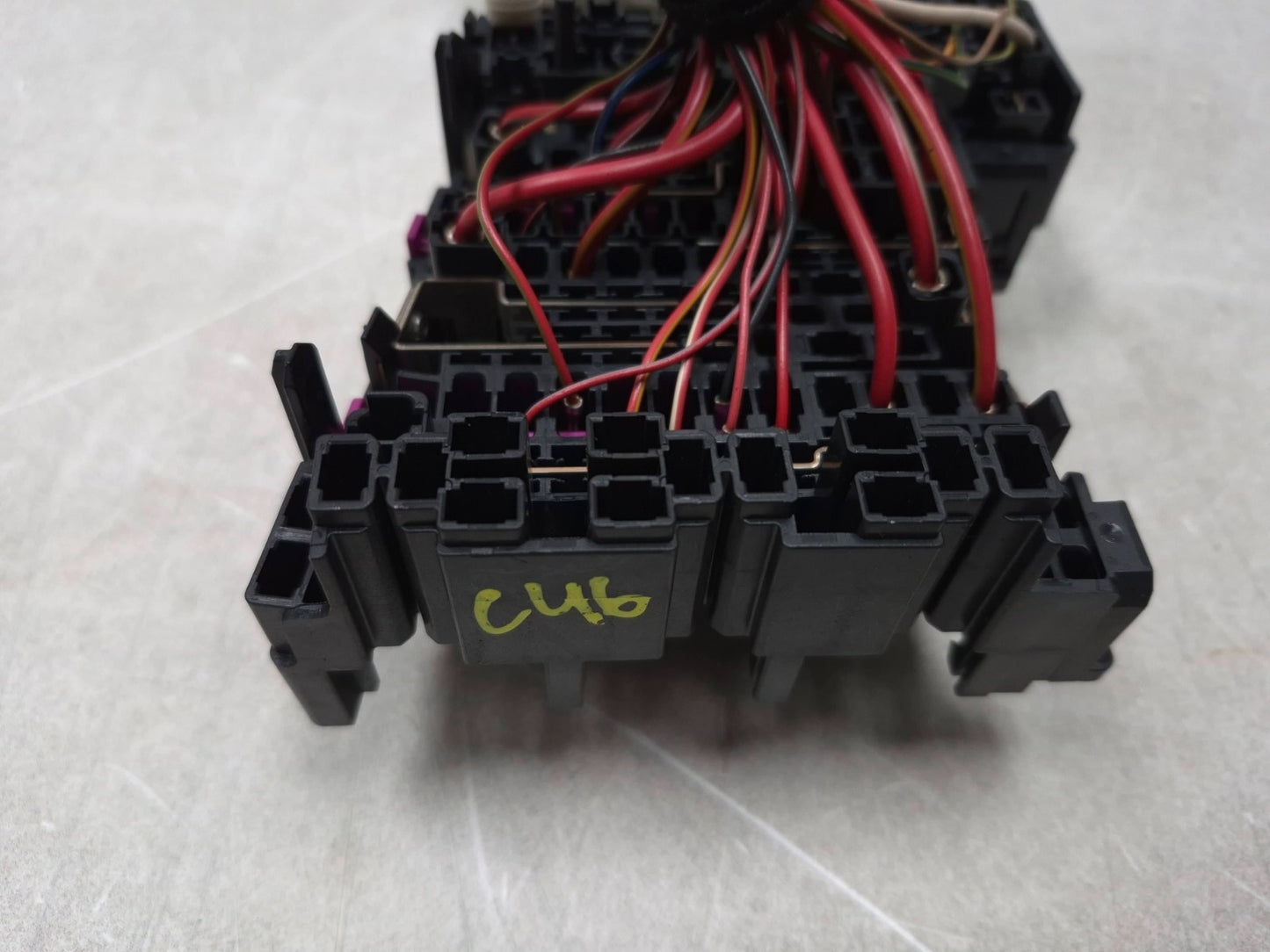2015 Volkswagen Golf Cabin Fuse Box Relay Junction Block  OEM