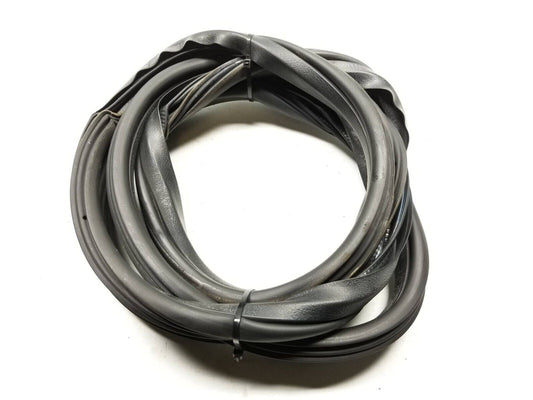 14-17 Fiat 500l Door Weatherstrip Seal Front Passenger Right Side OEM