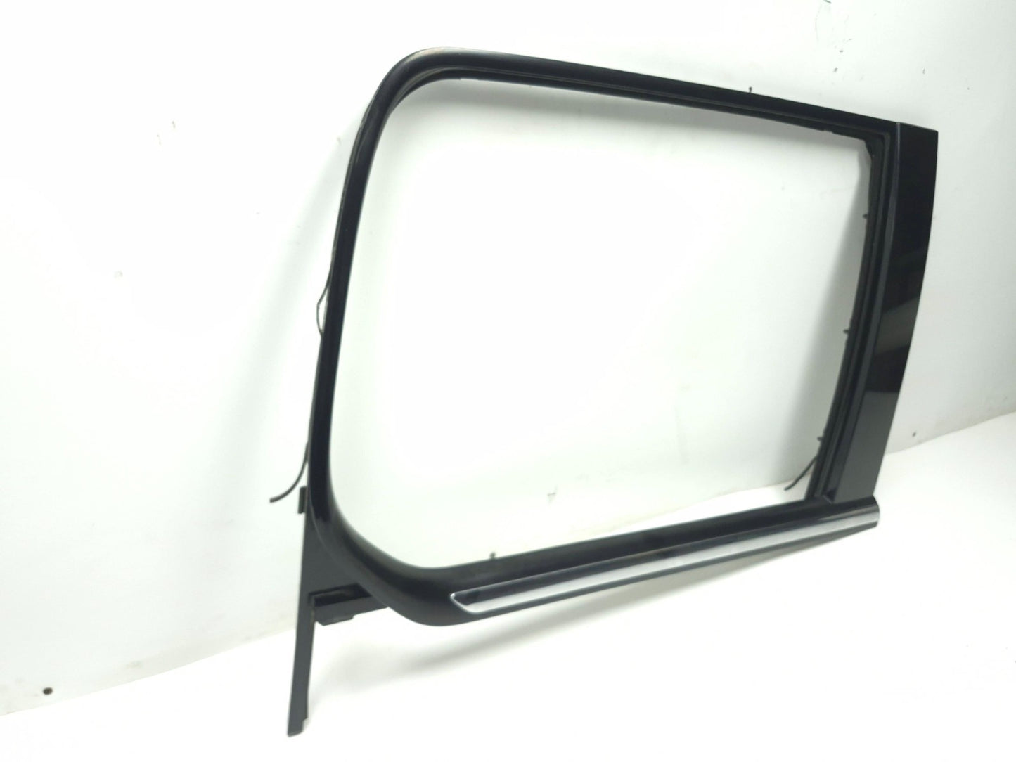 2013 Cadillac Escalade Esv Rear Door Window Molding Right Passenger Side OEM