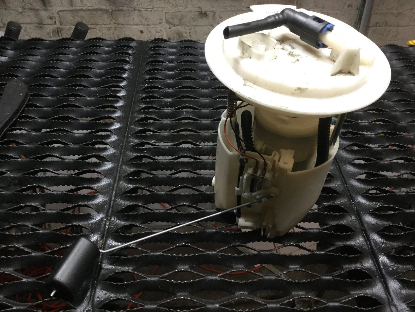 2010 Chrysler Sebring  Fuel Pump OEM