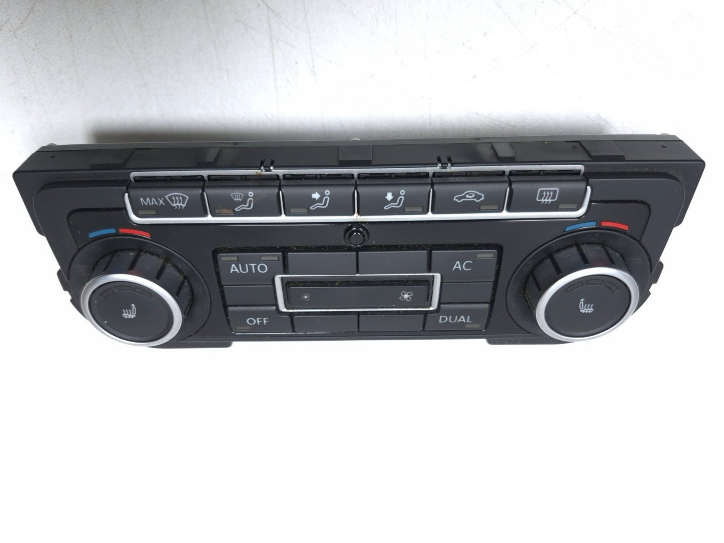 2011 Volkswagen Tiguan A/c Heater Control Panel OEM