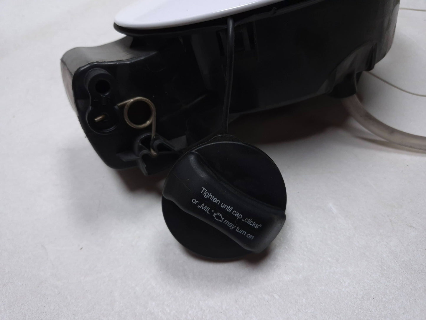 2021 Alfa Romeo Giulia Fuel Tank Door Lid W/ Gas Cap & Housing Assy Oem✅