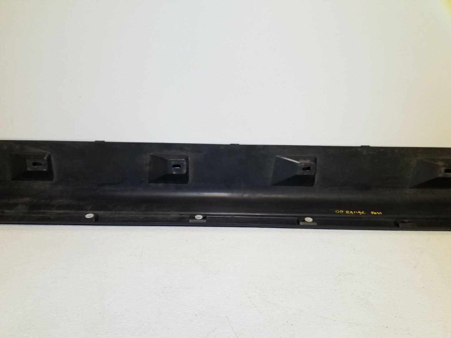 2009 Range Rover Sport Rocker Panel Skirt Molding Right Passenger Side OEM