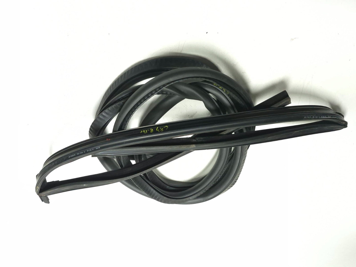 2011 BMW 750li Rear Door Weatherstrip Seal Left & Right 3 Pcs OEM