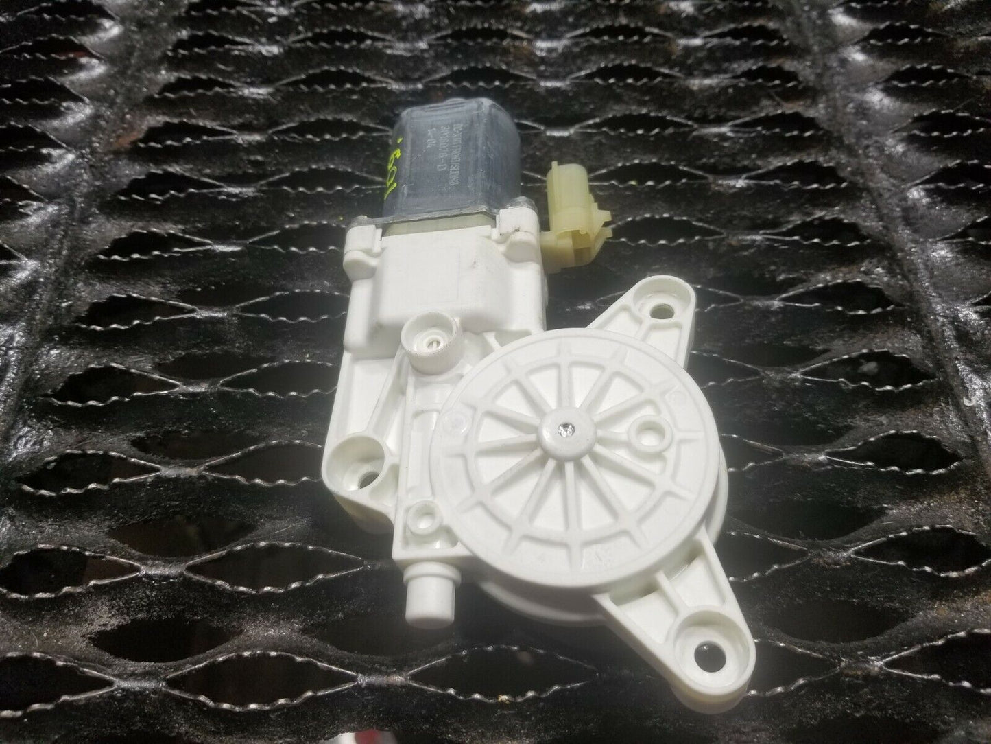 14 2014 Dodge Caravan Front Passenger Door Window Motor 3c18076-d OEM #109