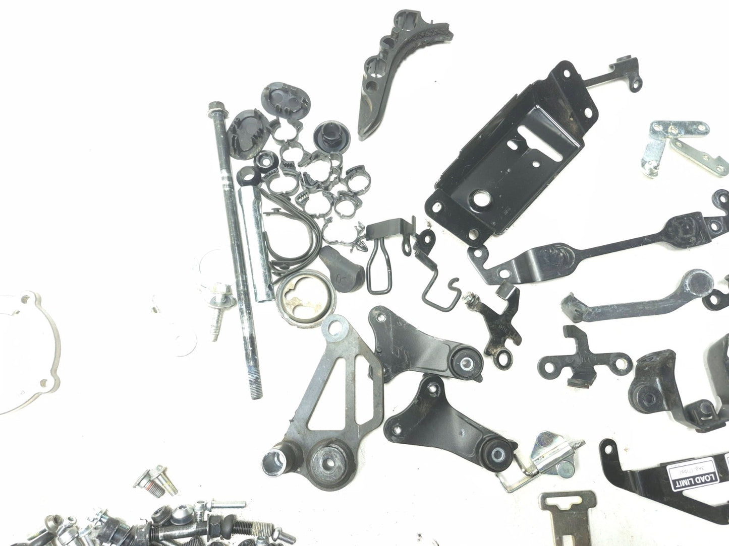 2025 Yamaha Xsr900 Misc Bolt & Hardware Bracket Set OEM