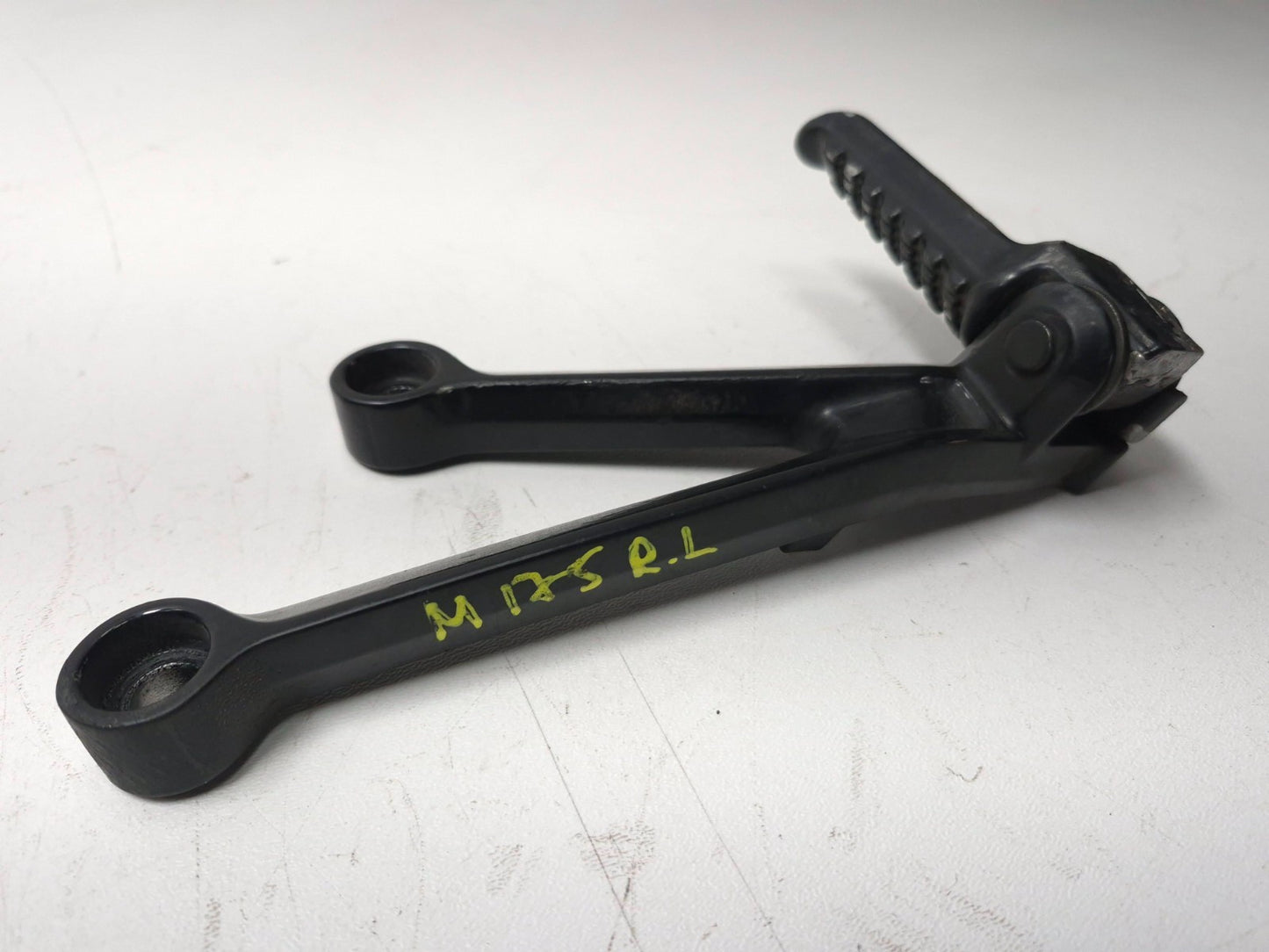 2005 Kawasaki Ninja Zx10r Rear Footrest Left & Right Pair OEM