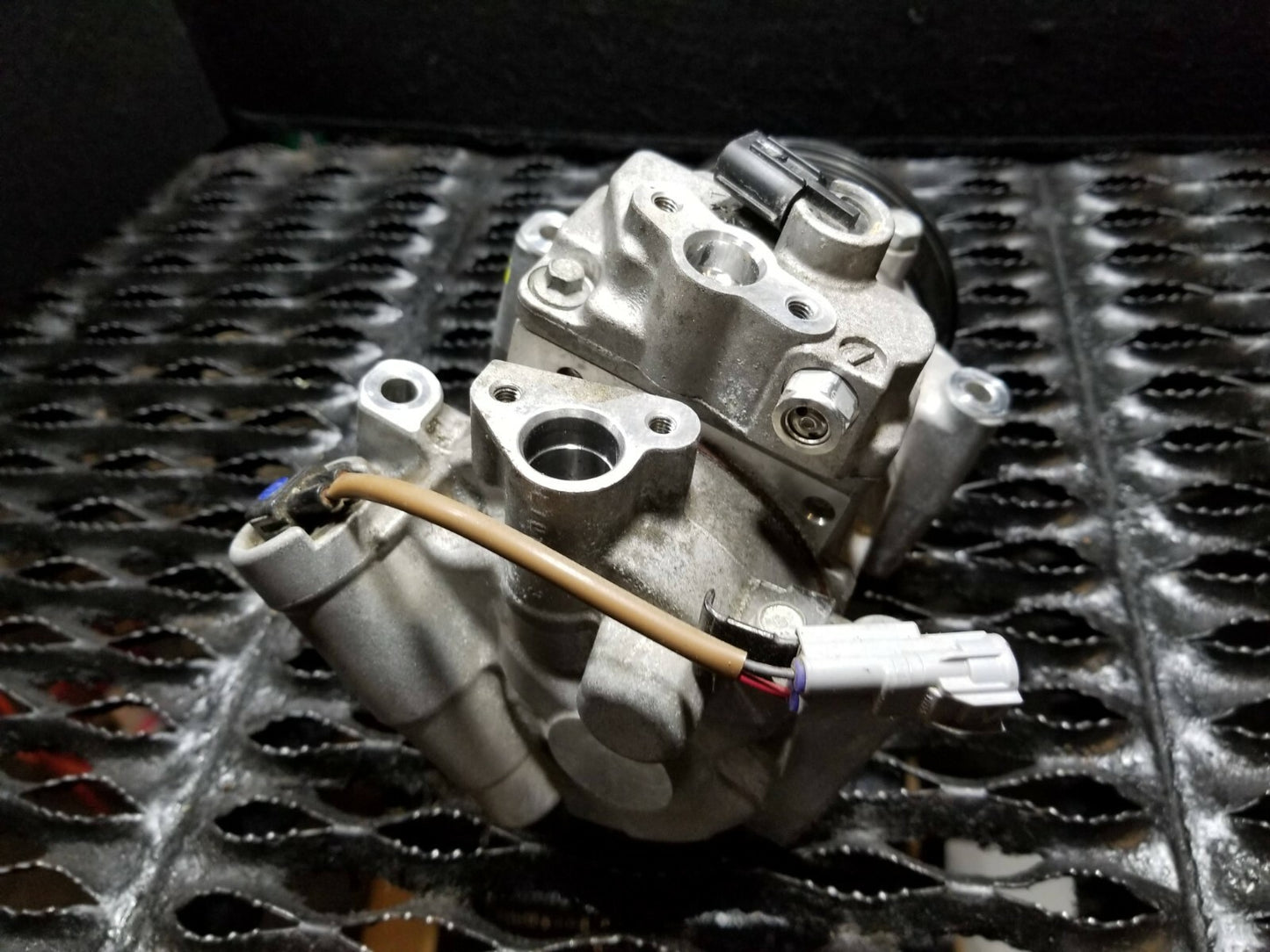 2017 Subaru Legacy A/c Compressor Tse14f 2.5l OEM 10k Miles