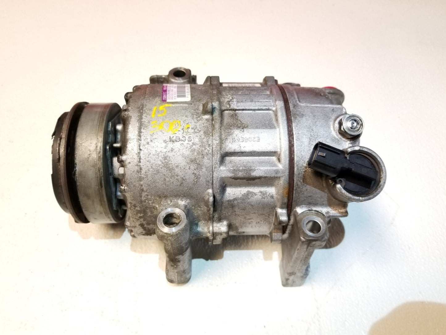 15-19 Chrysler 300 3.6l AC Compressor 68160395ae OEM *need Pulley*