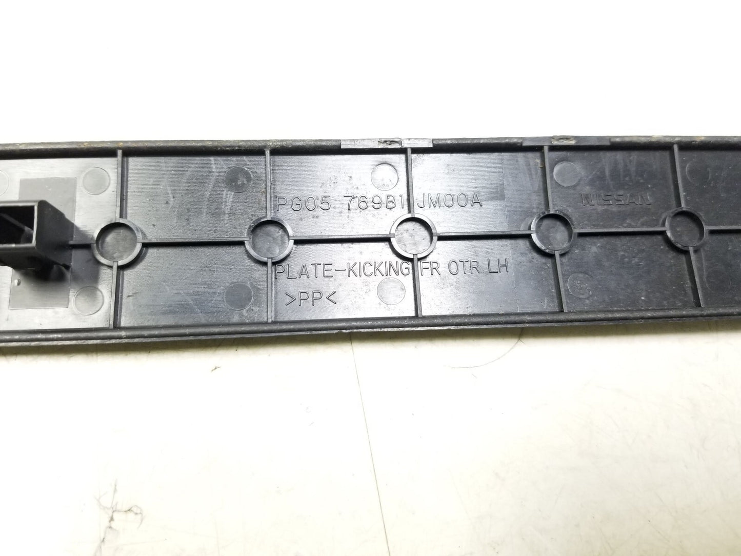 2008 - 2015 Nissan Rogue Door Sill Scuff Plate Trim Driver Side 2pcs OEM