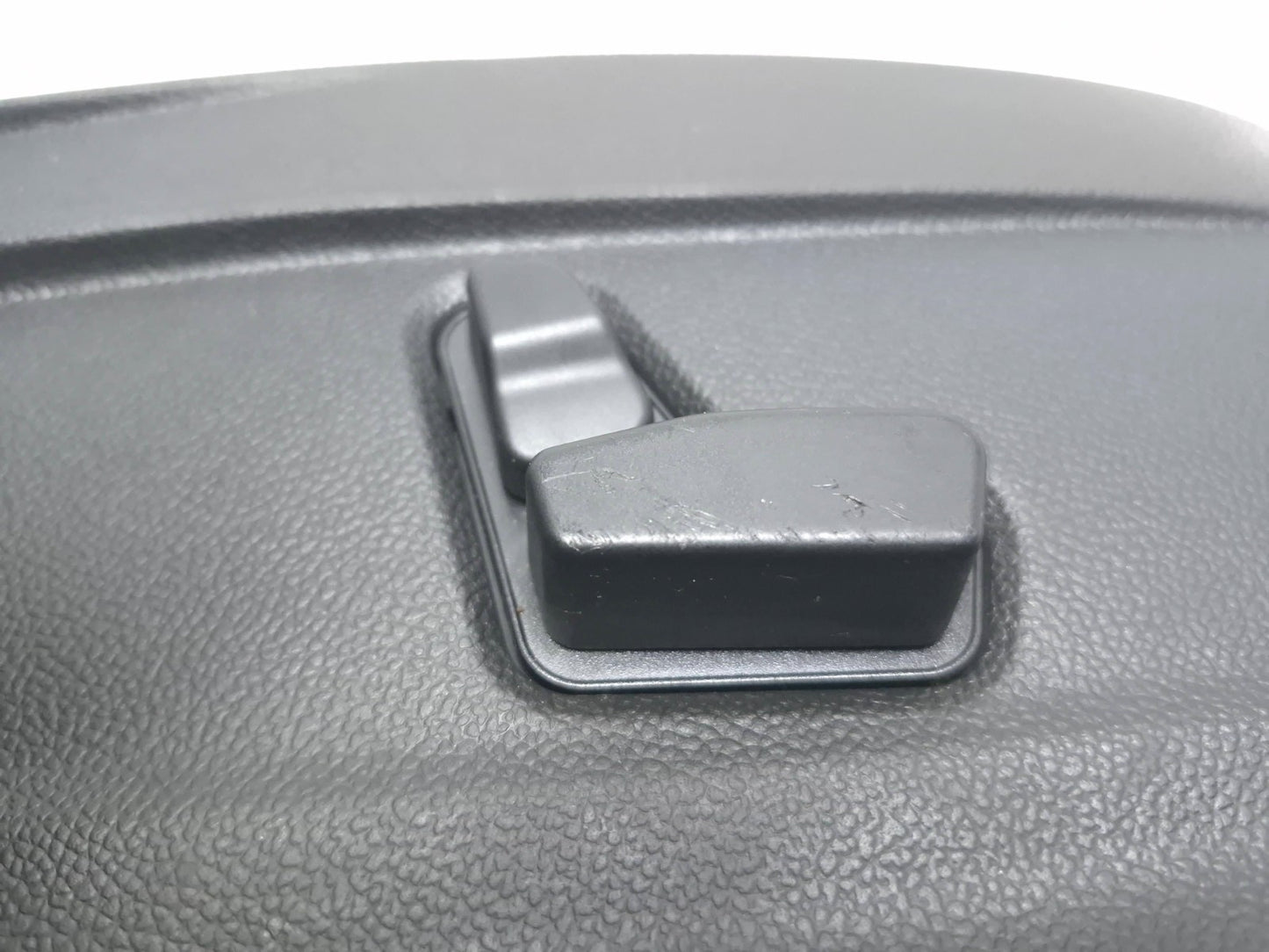 2024 Alfa Romeo Stelvio Seat Side Trim Front Passenger Side Right Roem