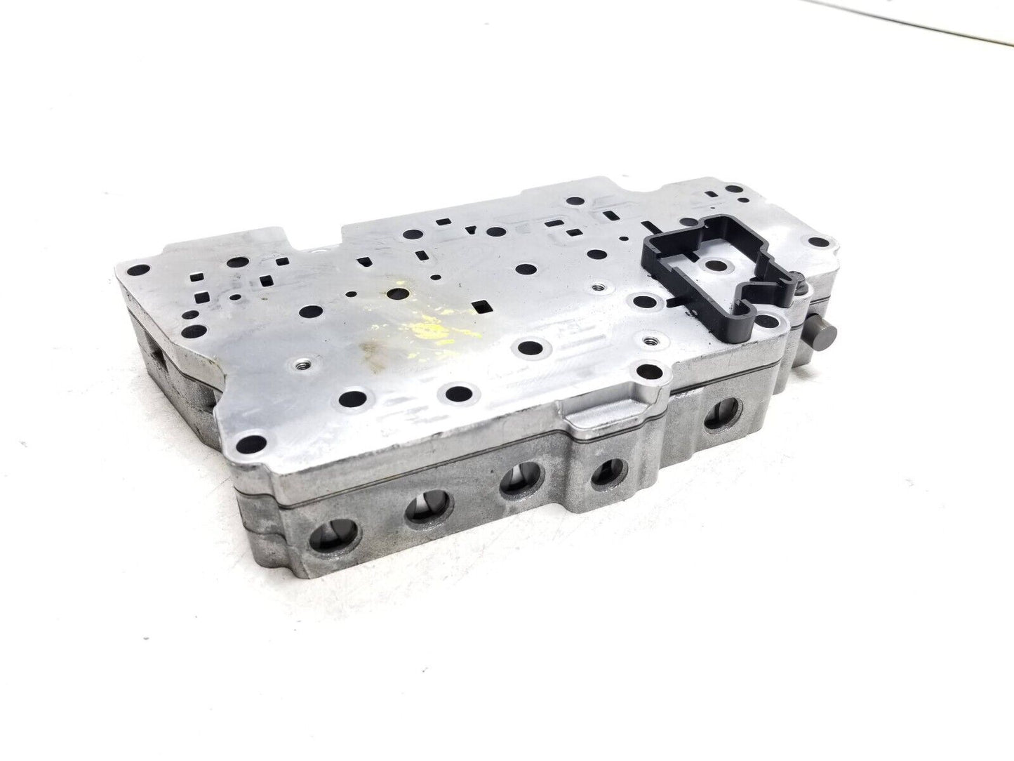 10-15 Chevrolet Equinox Automatic Transmission Valve Body Plate 2.4l OEM