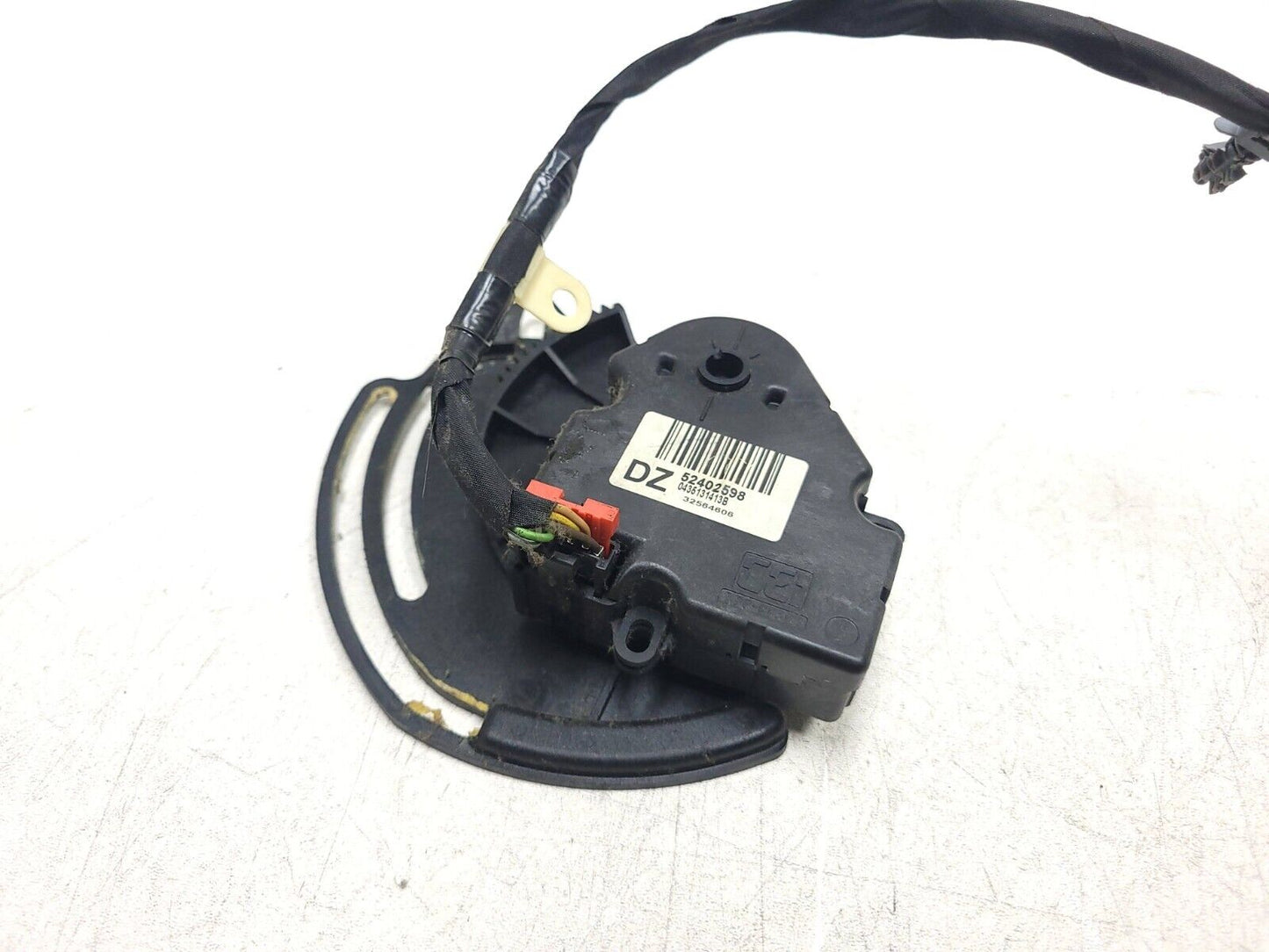 10-14 Chevrolet Suburban Tahoe HVAC Heater Flap Actuator Motor W/ Harness OEM