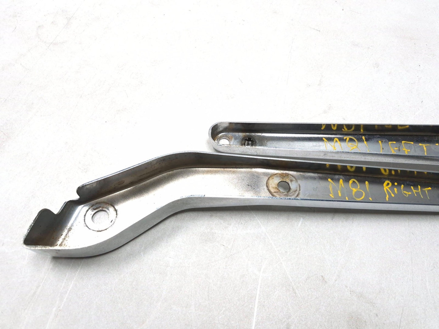 2003 Harley-davidson Fxdl Anniversary Rear Fender Mounting Bracket Pair  OEM