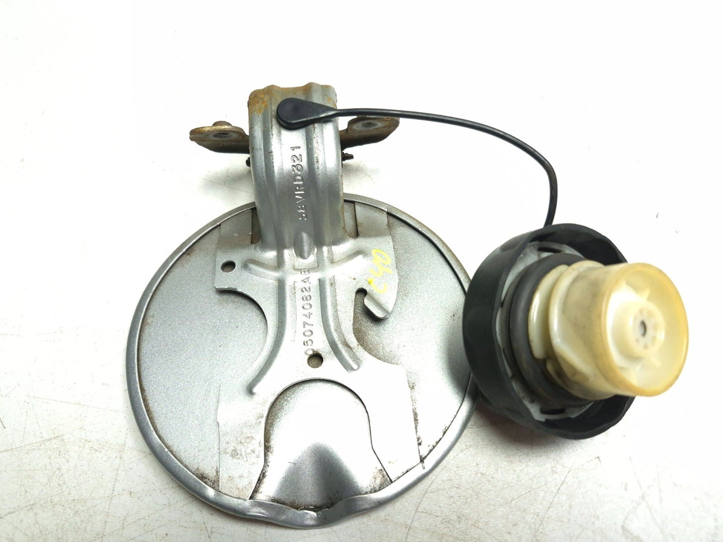 2010 Dodge Caliber Sxt Fuel Tank Door Lid W/ Filler Cap OEM