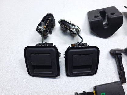 2014 Hyundai Elantra Gt Rear Seat Lock Latch Release W/ Belt Buckle Set OEM