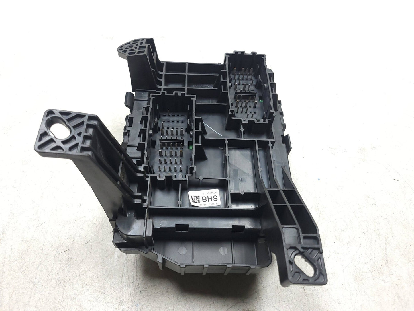 2014 - 2019 Chevrolet Silverado 1500 Dash Fuse Junction Block OEM