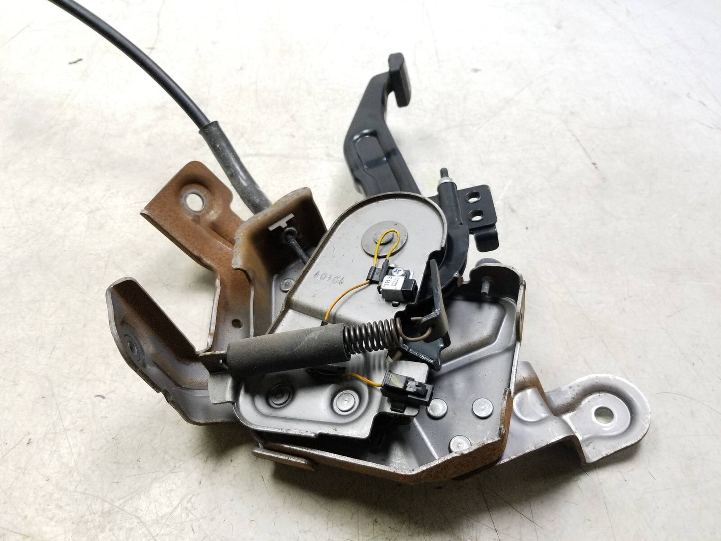2011 - 2016 Kia Sportage Emergency Parking Brake Pedal OEM