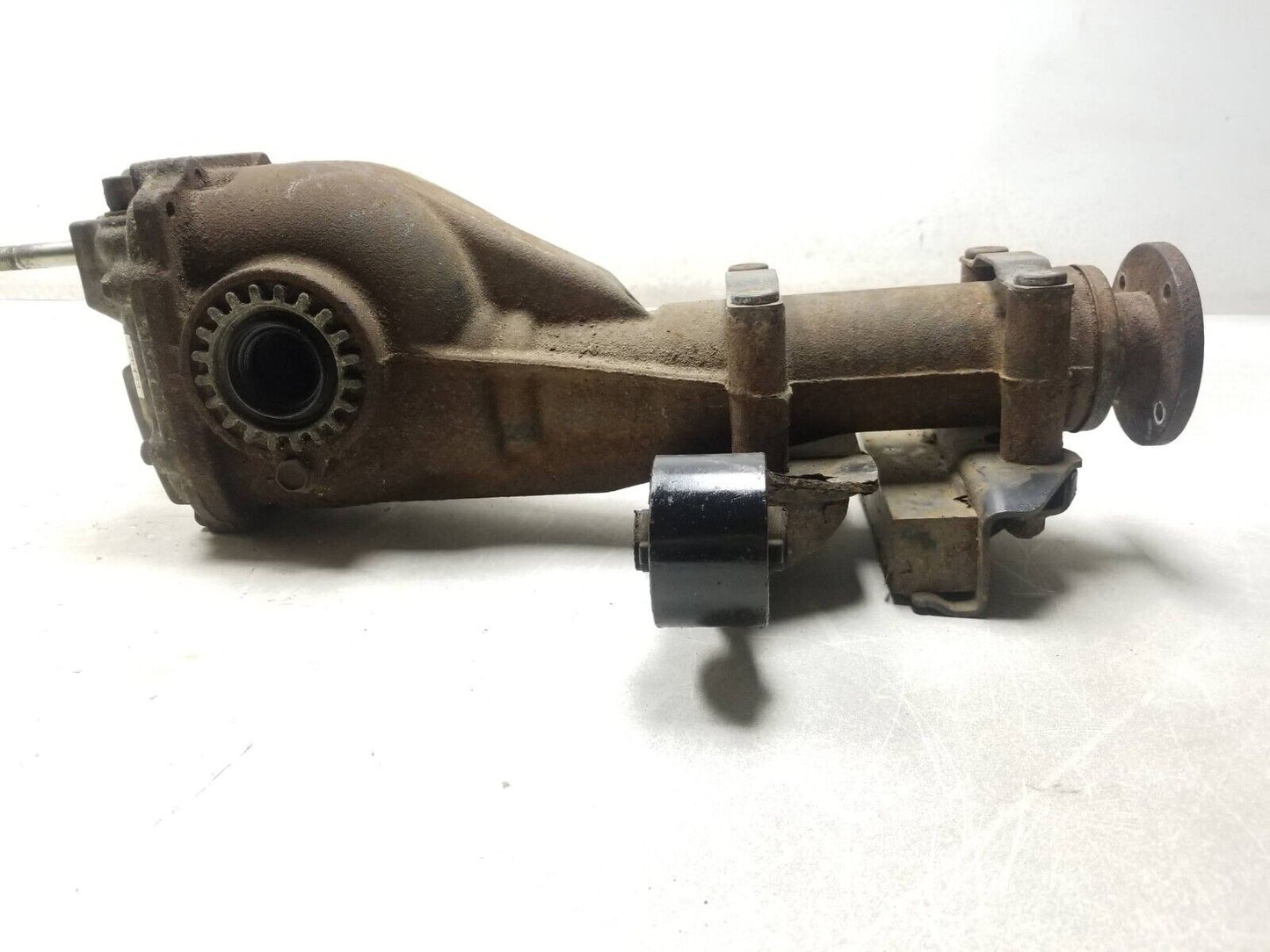 2010 - 2014 Subaru Legacy Rear Differential Carrier 2.5l OEM