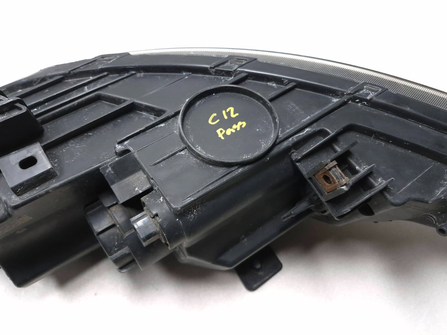 2011 Kia Sportage Headlight  Passenger Side Right OEM