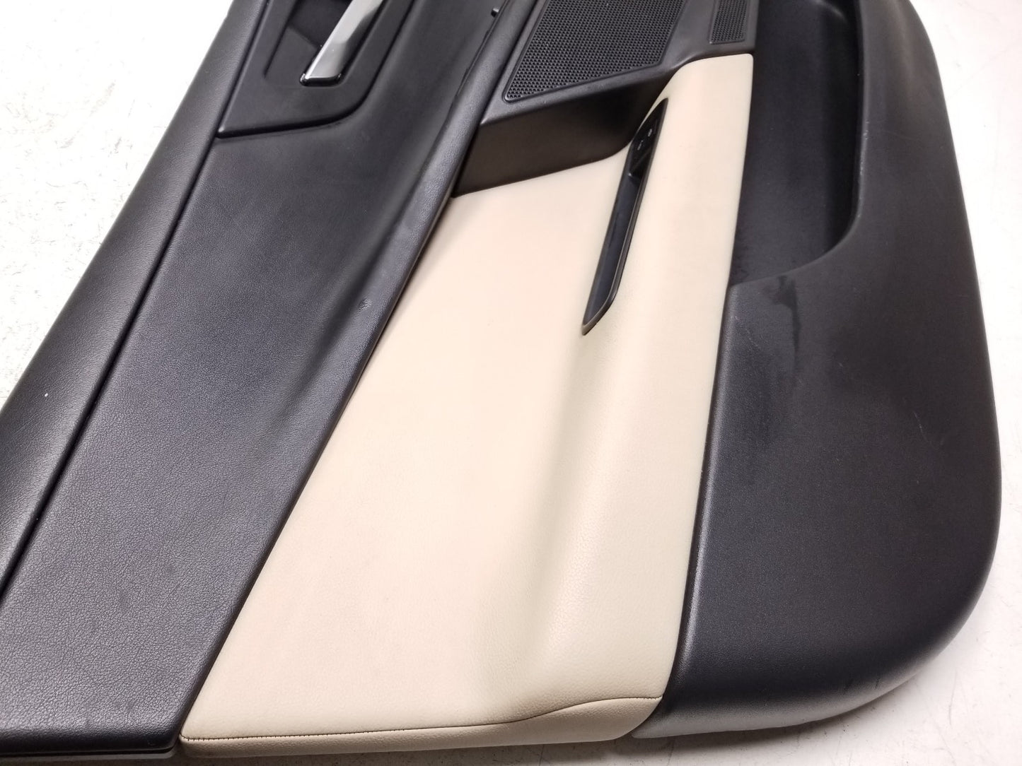 2017 Jaguar Xe Left Driver Door Panel OEM Gx73-23721-aaw