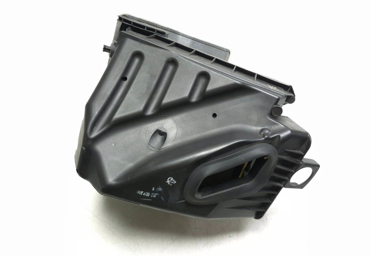 2007 Audi A4 B7 2.0t Air Box Cleaner Filter Housing OEM