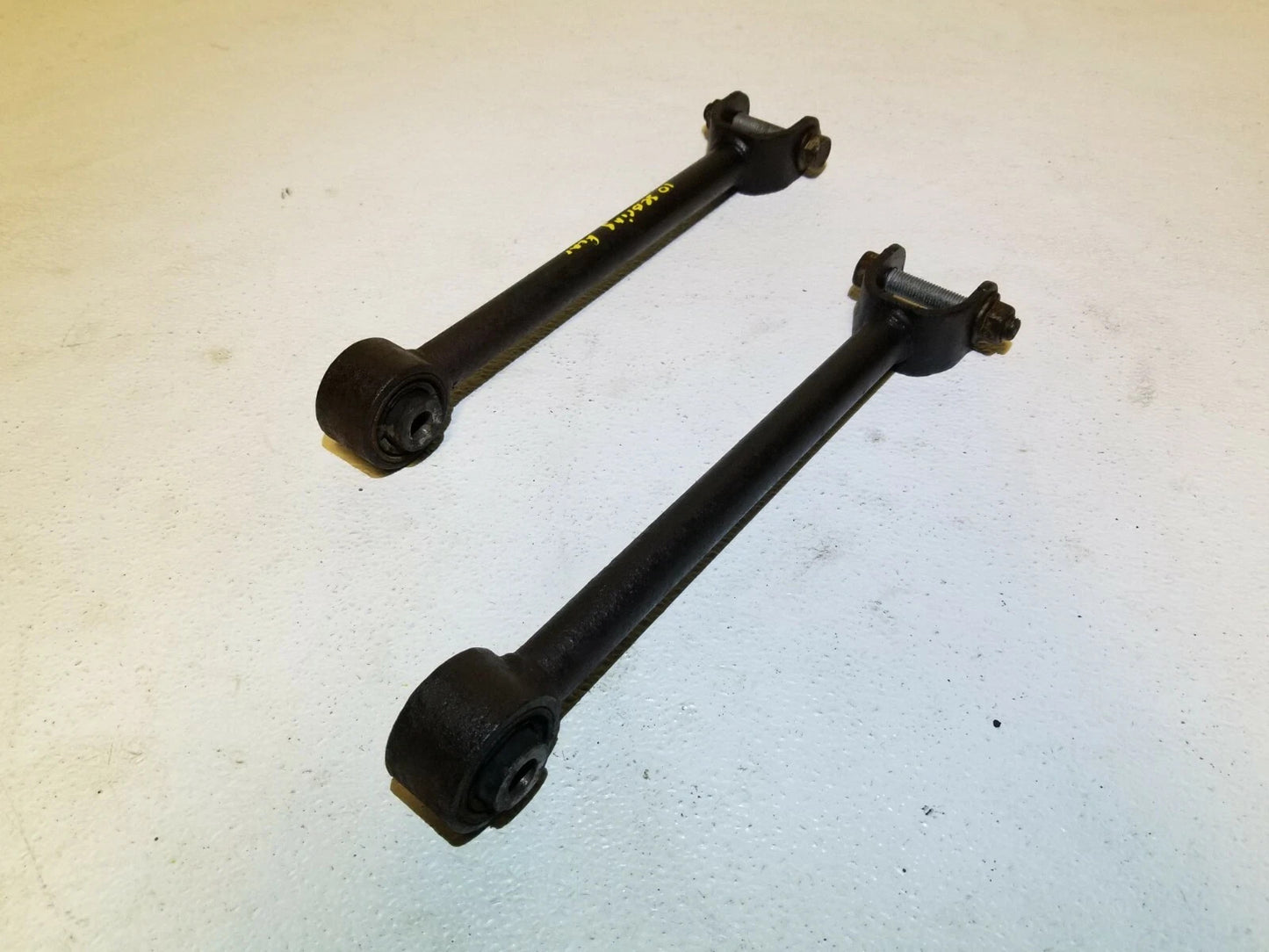 2010 Chrysler Sebring Rear Control Arm 4pcs W/ Bolt OEM