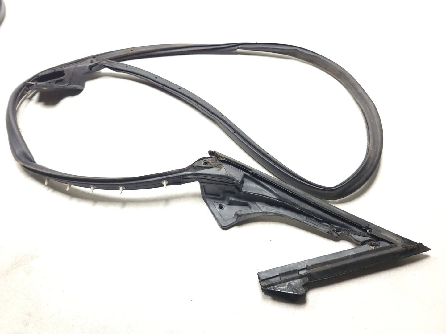 2013-2016 Hyundai Genesis Coupe Door Weatherstrip Seal Left Driver Side OEM