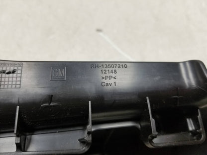 17 - 2019 Cadillac Xt5 Front Seat Side Trim Cover Front Passenger Side Right OEM