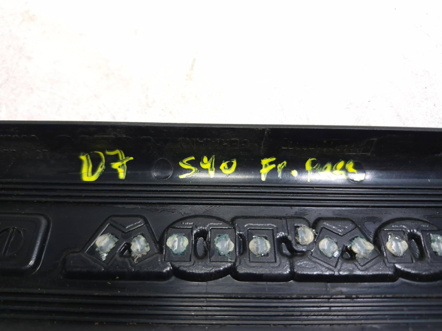 2007 Volvo S40 Front Door Sill Plate Trim Left & Right OEM