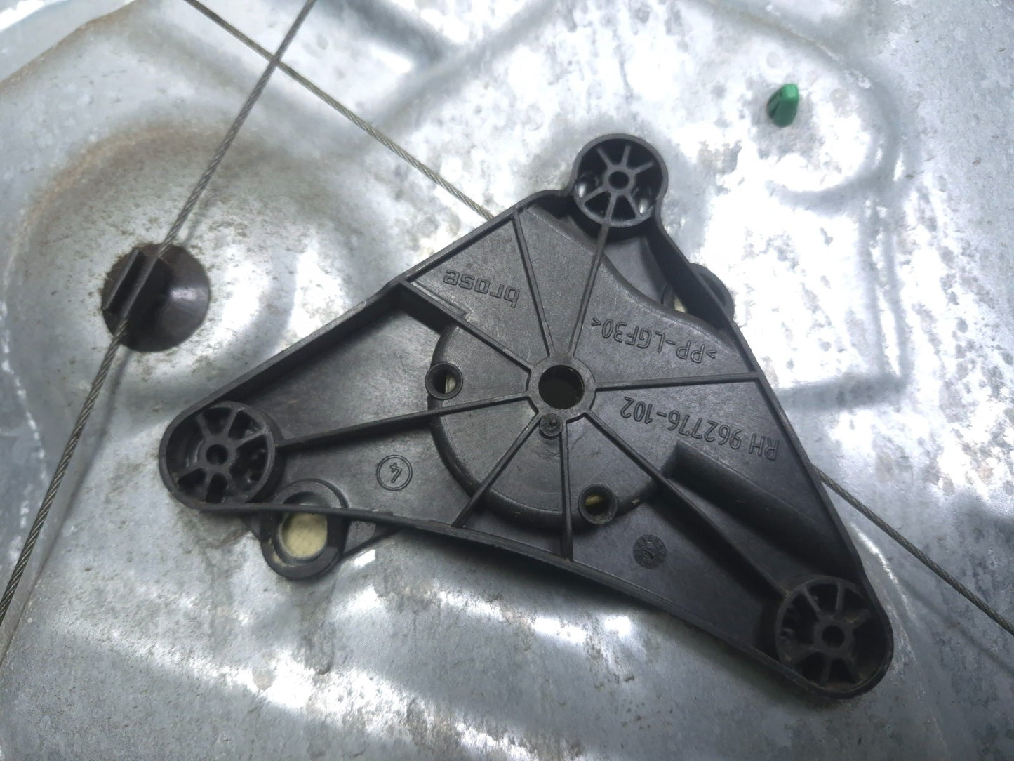 2011 Volkswagen Tiguan Front Right Passenger Door Window Regulator Panel OEM