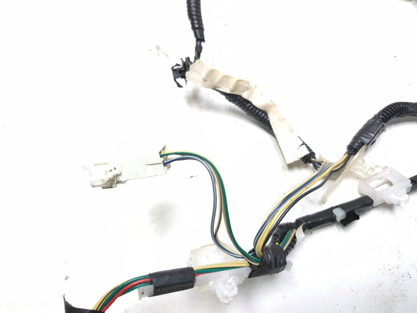 2004 Toyota Corolla Matrix Instrument Panel Wire Harness 82143-02120 OEM
