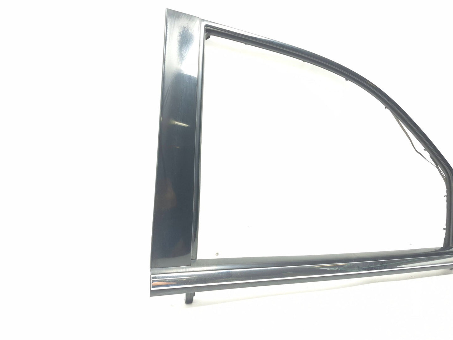 2013 Cadillac Escalade Esv Front Door Window Molding Right Passenger Side OEM