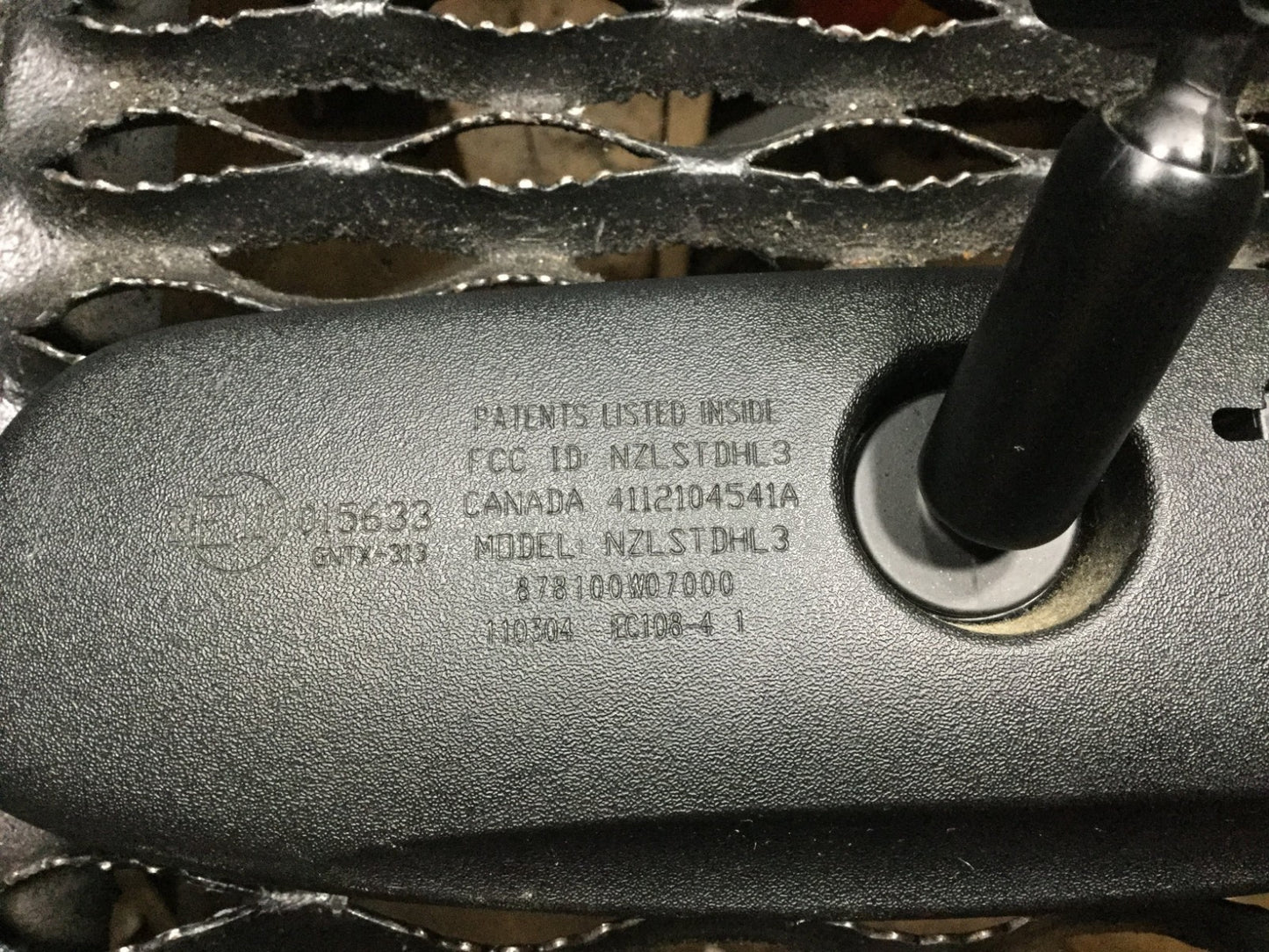 2004-2009 Toyota Prius Interior Rear View Mirror E11 015633 OEM