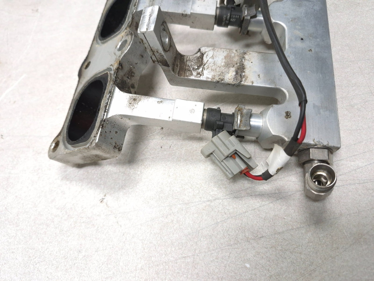 2013 Ford Transit Connect Fuel Rail With Injectors OEM