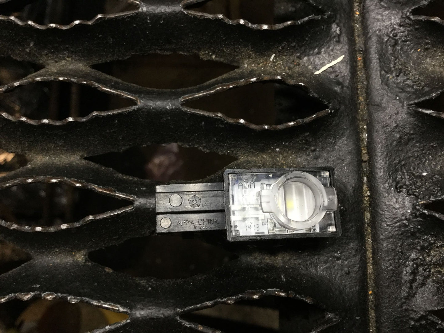 15 16 17 Chrysler 200 Led Light, Floor Center Console Bin OEM