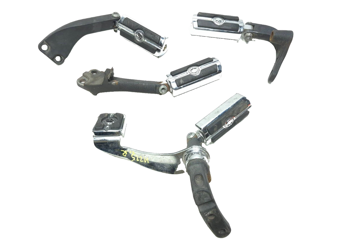 06-17 Harley Dyna Street Bob Fxdb Front & Rear Footpeg Willie G Skull Set