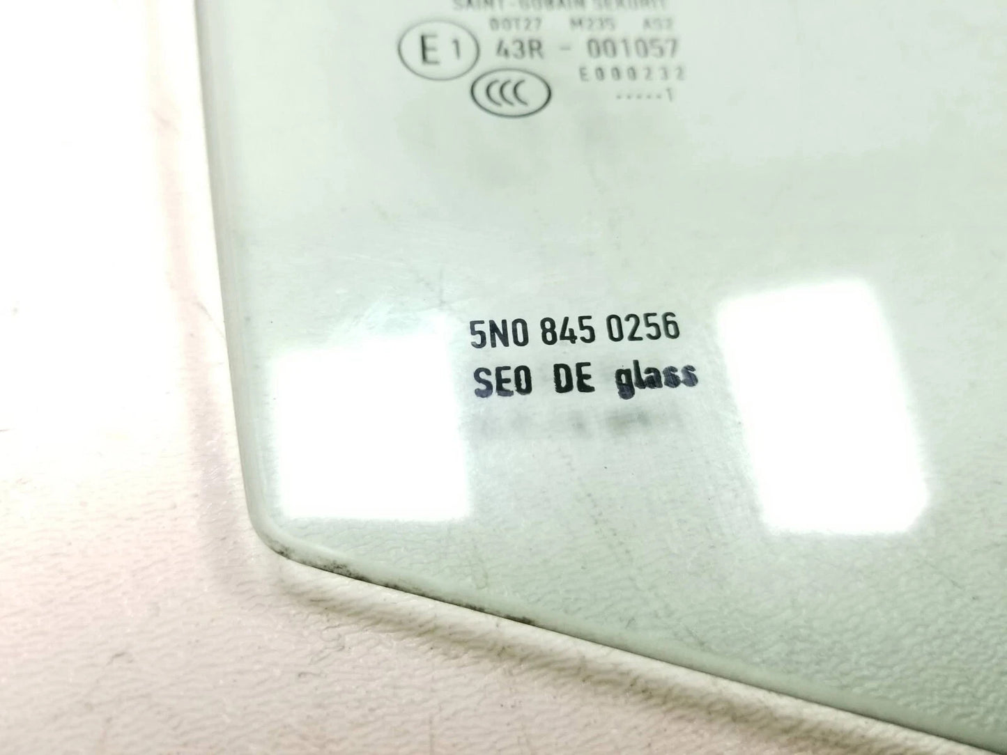 2011 Volkswagen Tiguan Rear Door Window Glass Passenger Side Right OEM